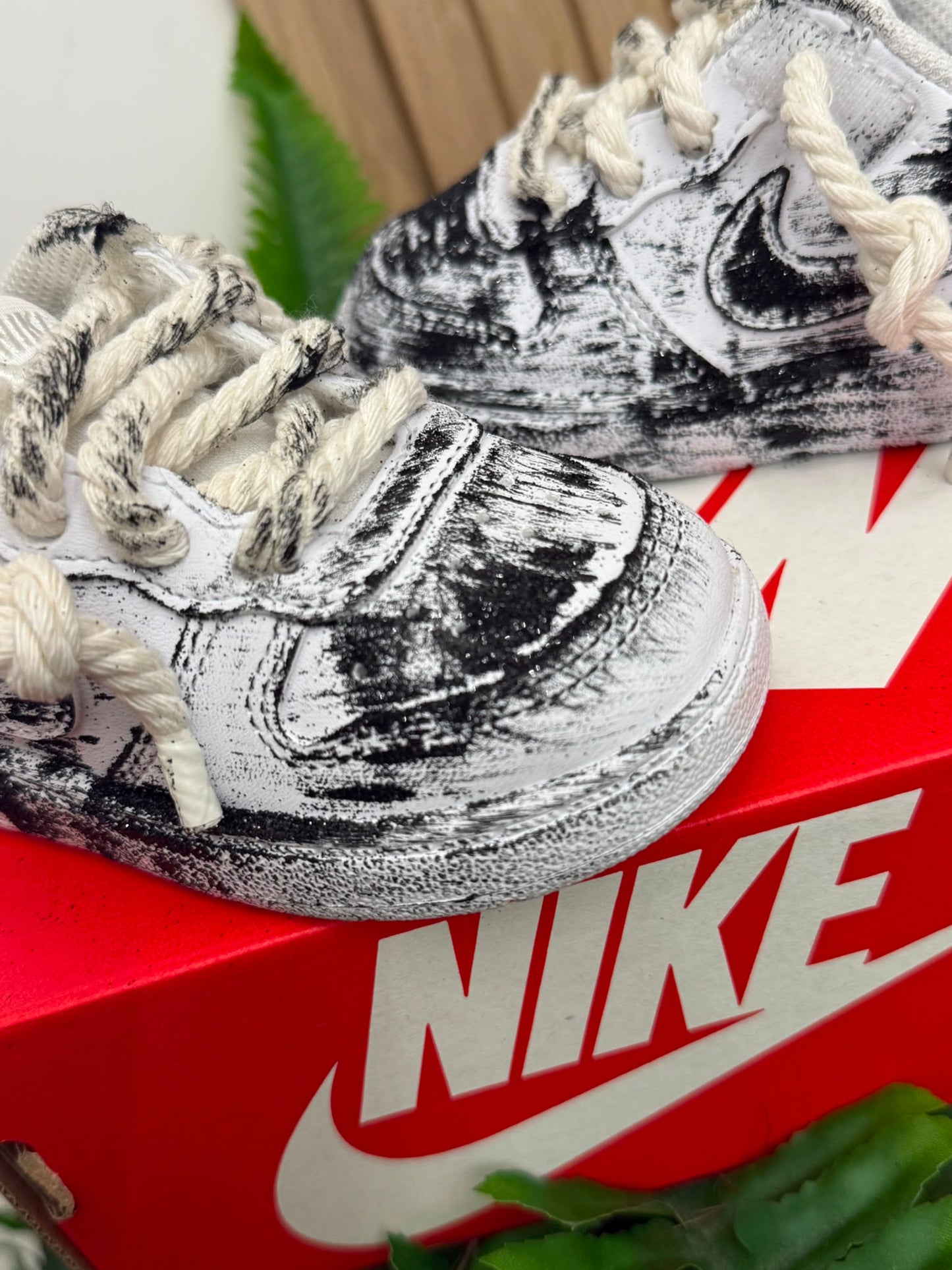 Nike Limited fume’ brill