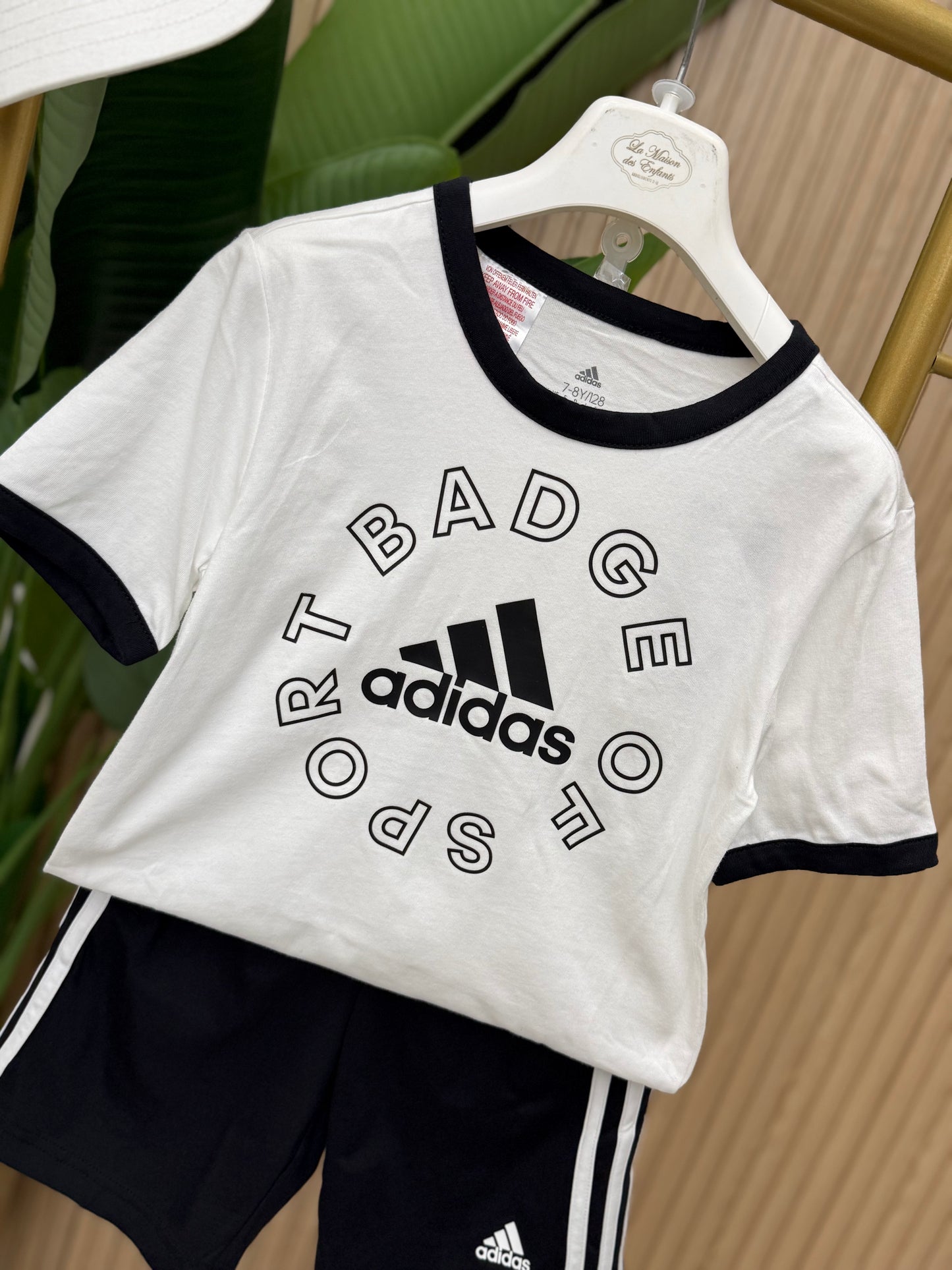 Completo Adidas badge