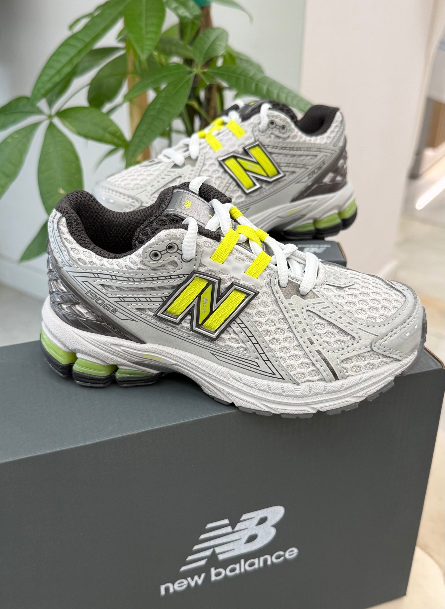 New Balance 9066