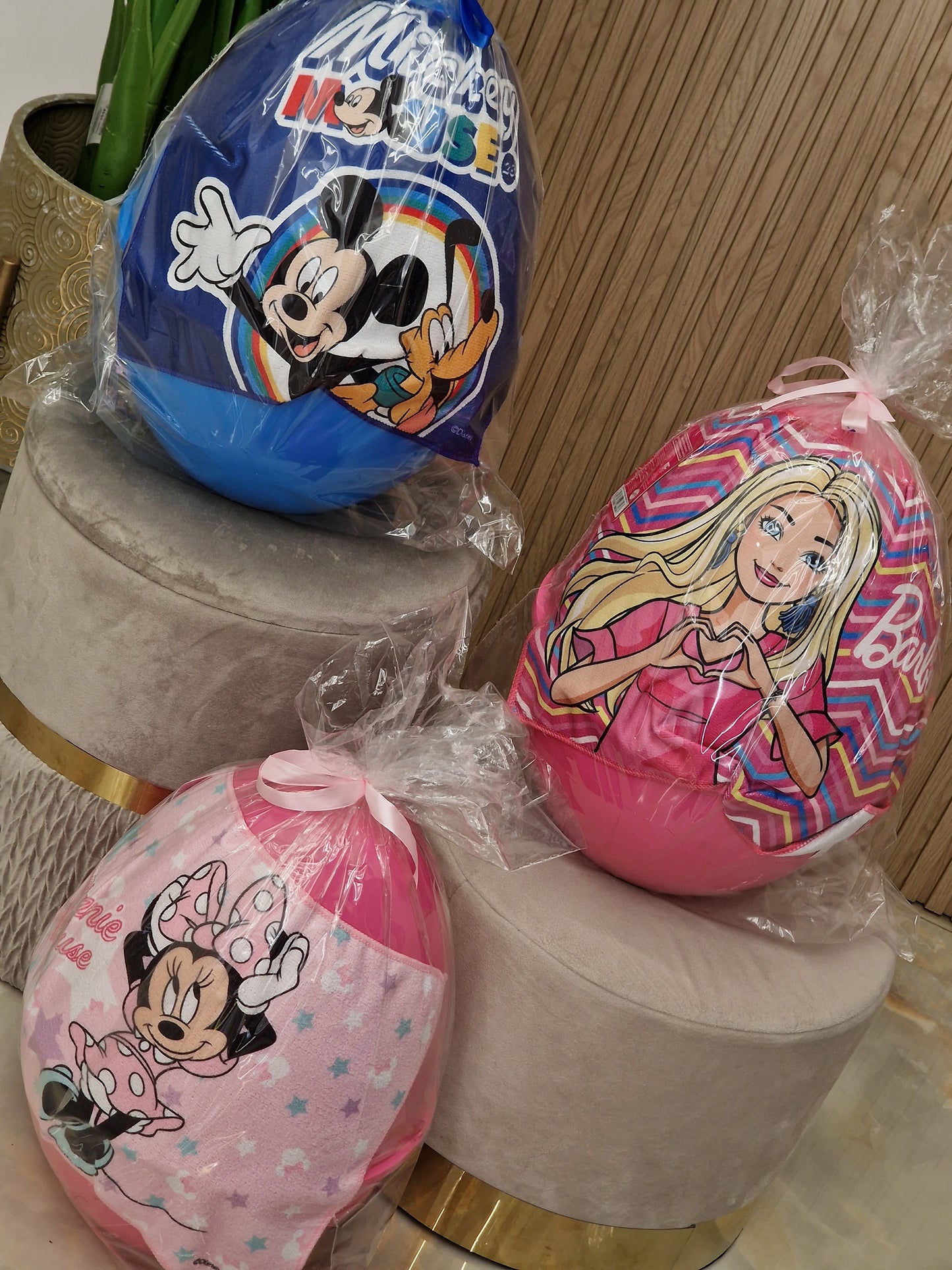 Pasqualone vari personaggi con Sorprese
