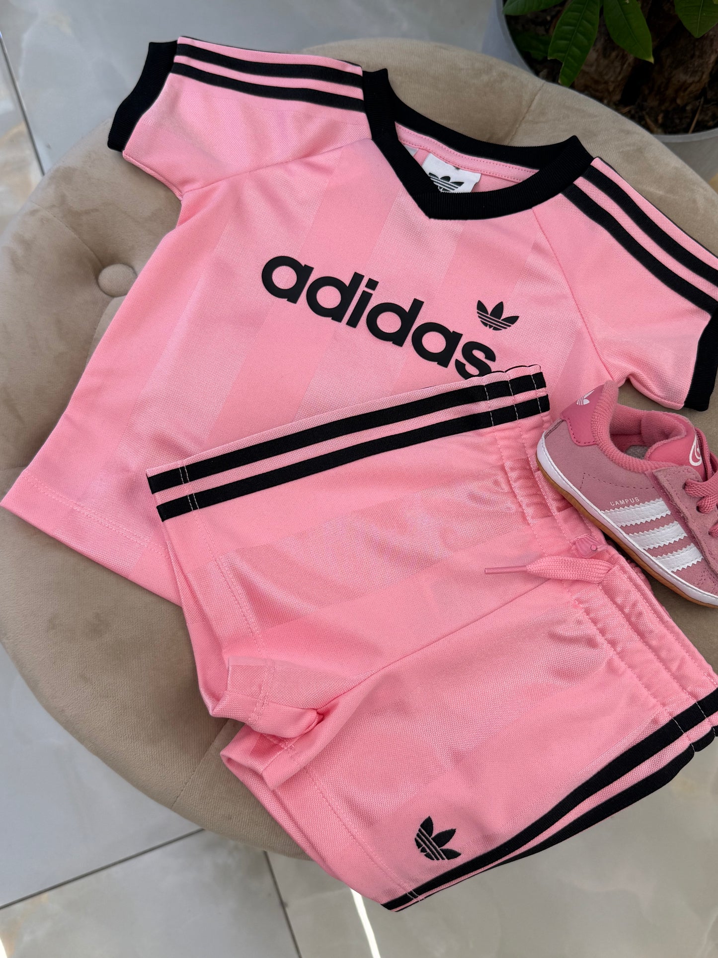 Completo Adidas Fluo Pink