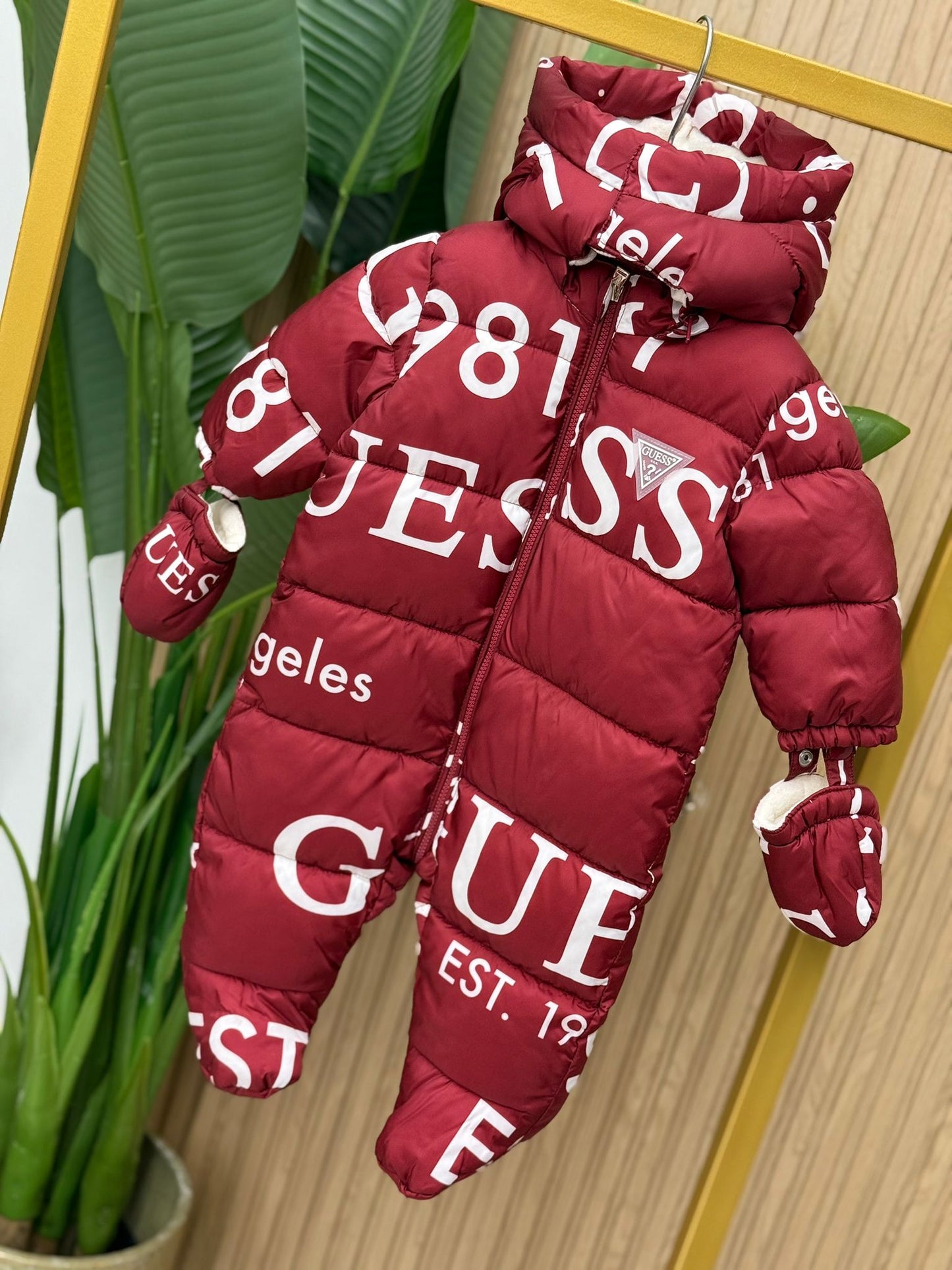 Eskimo Guess Red