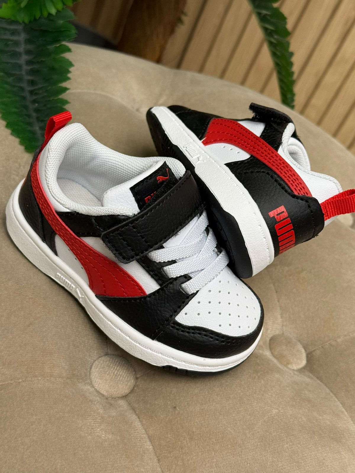 Puma white red