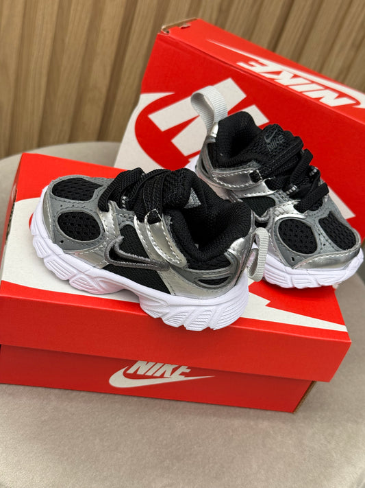 Nike Vomero Metallic