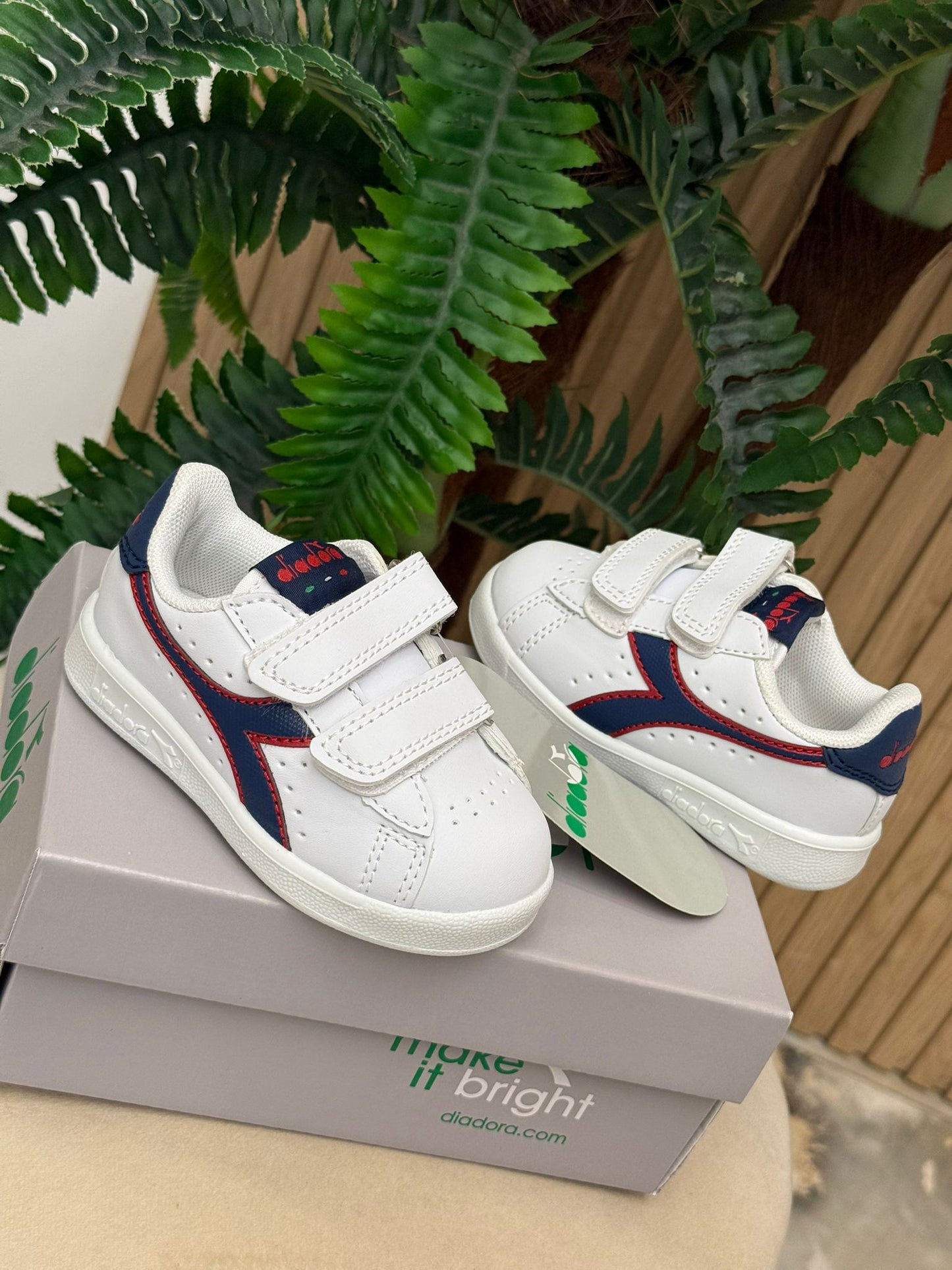 Diadora Blue red