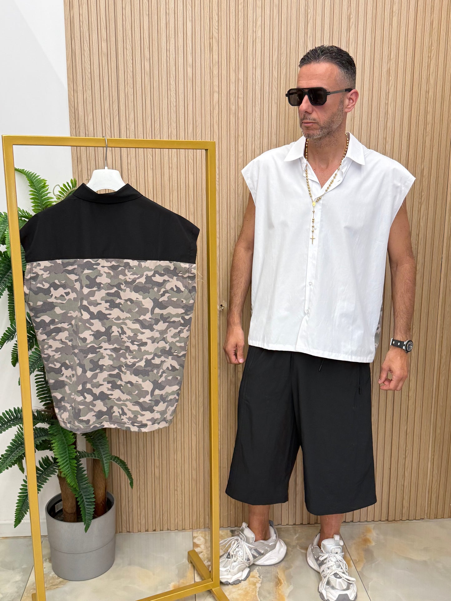 Camicia smanicata Militare