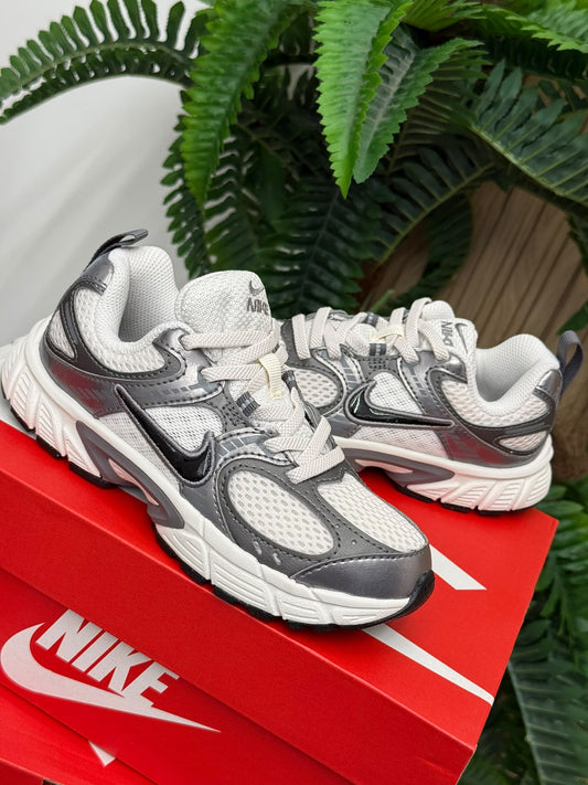Nike V5 silver
