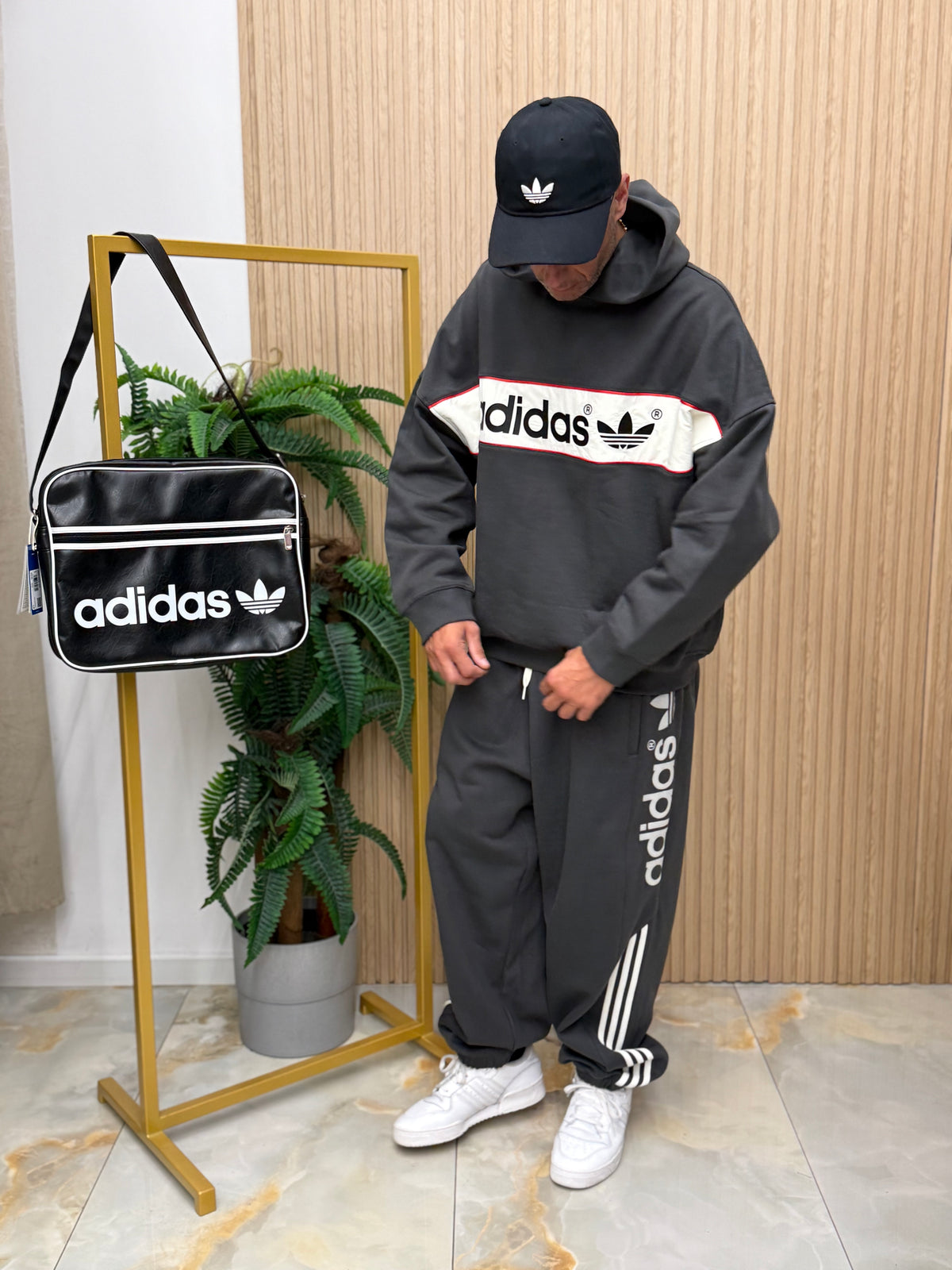 Tuta Adidas Grey London