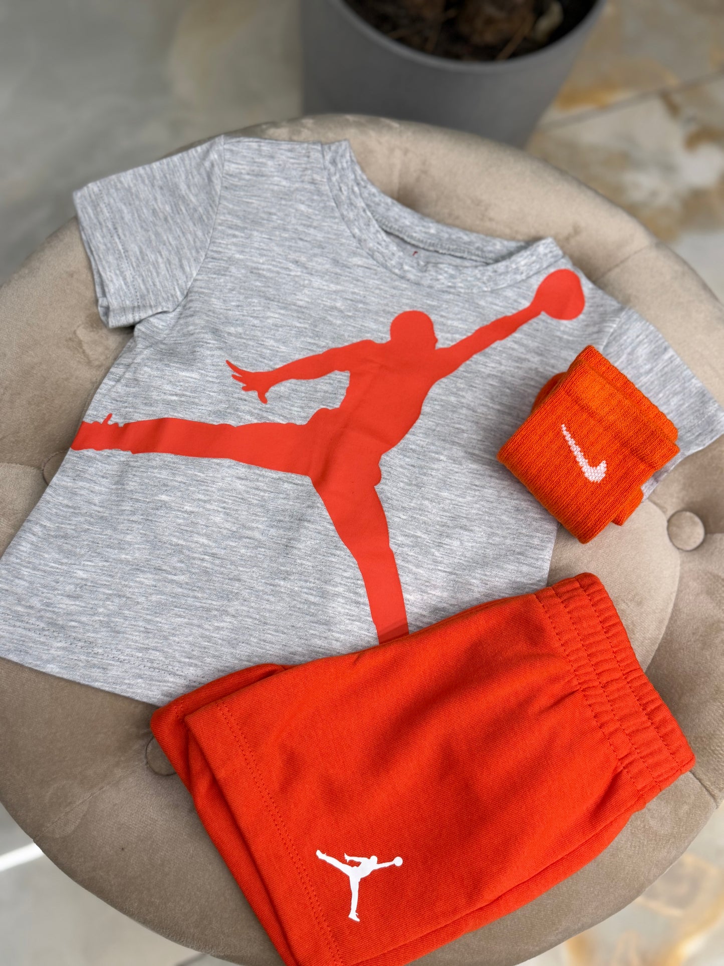 Completo Jordan Orange