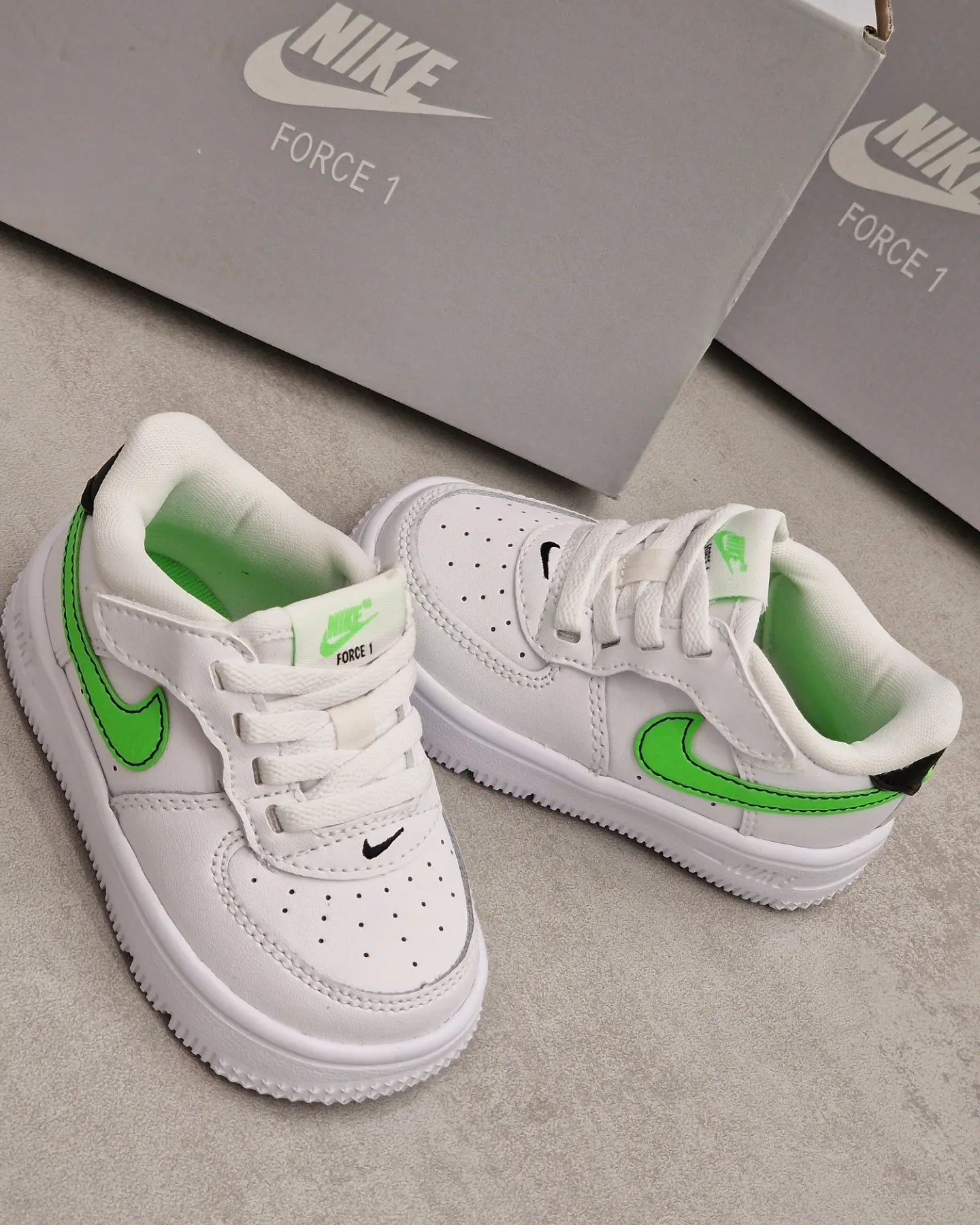 Nike force 1 low