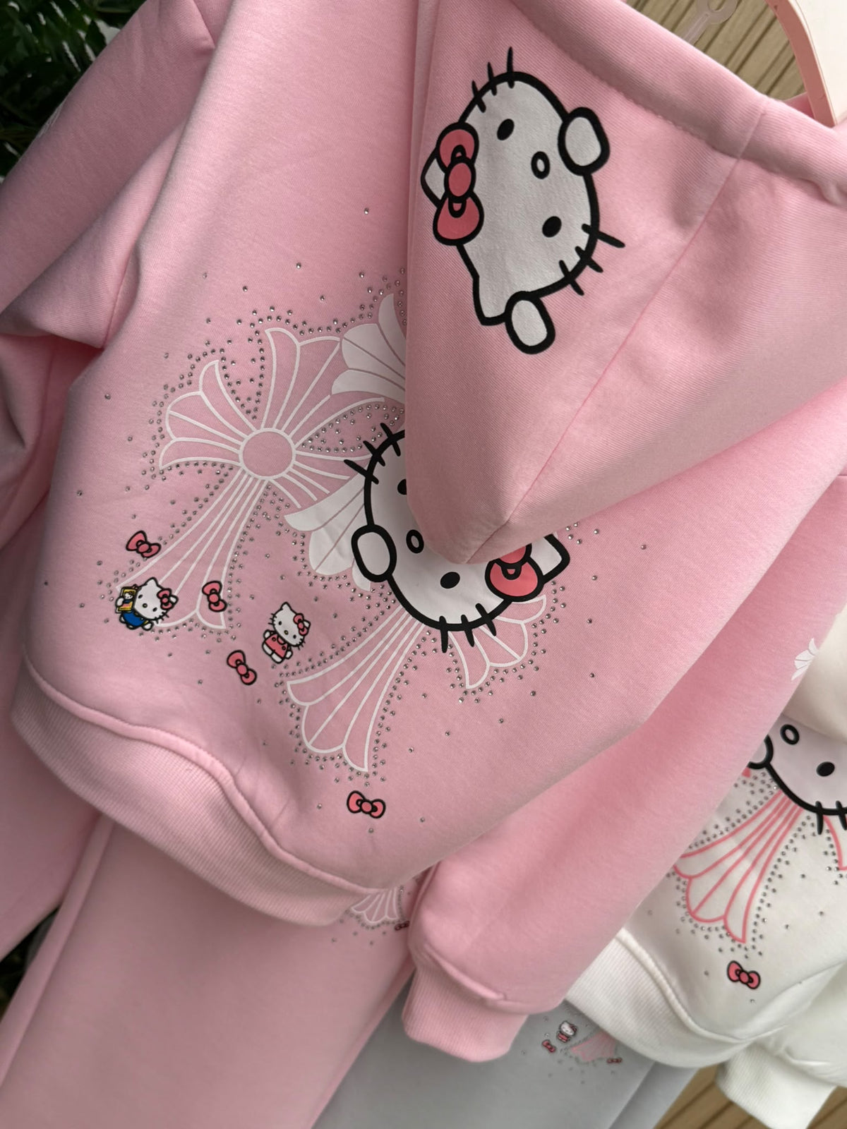 Tuta Kitty