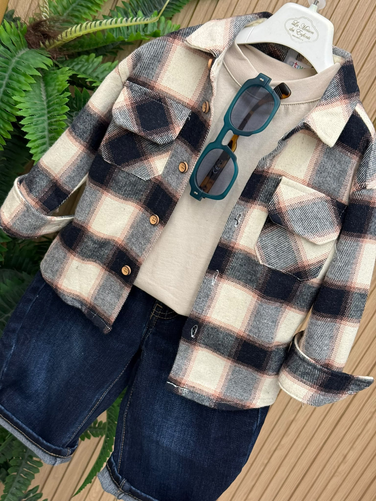 Jeans Explorer
