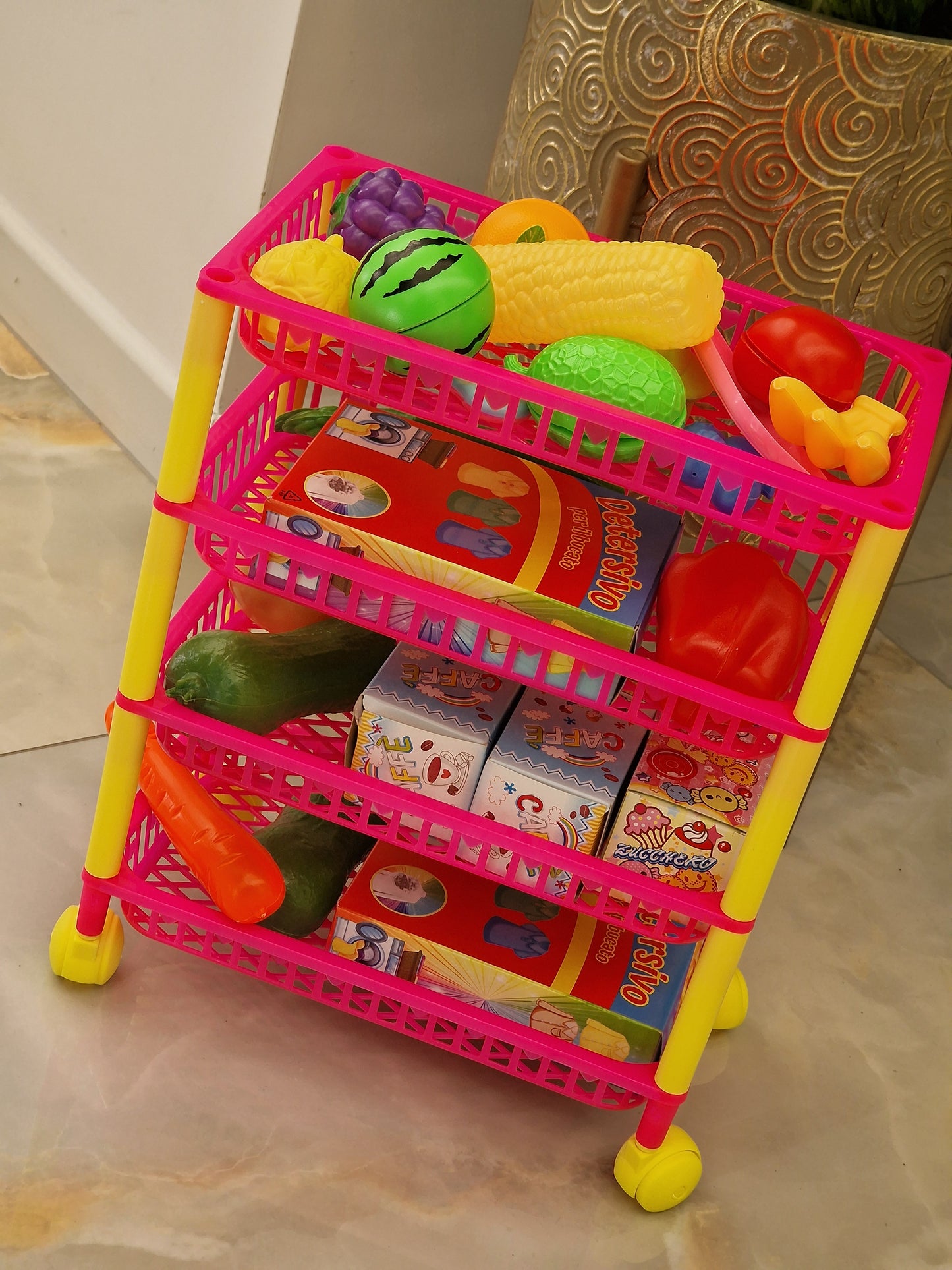 Carrello  con alimenti