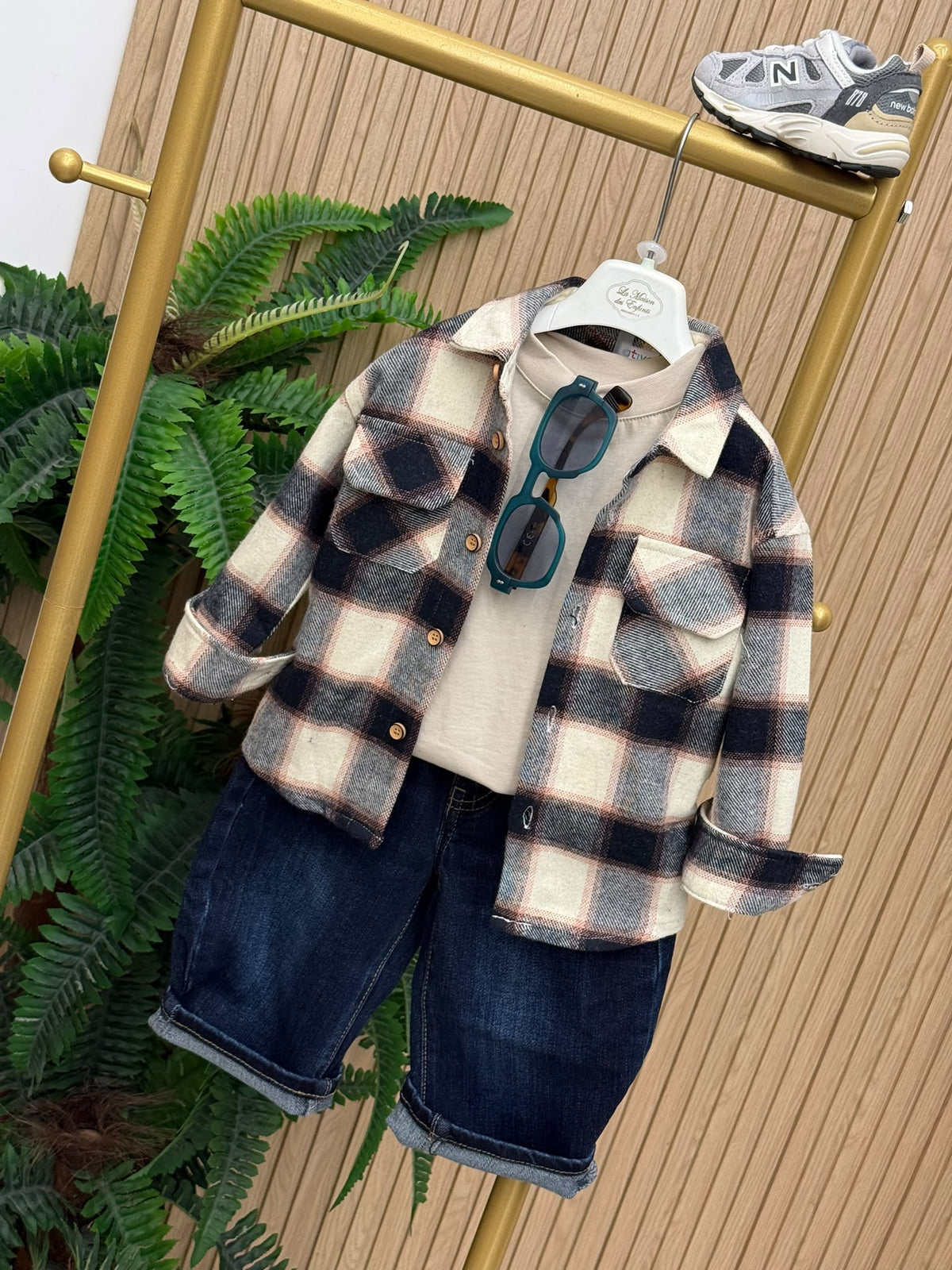 Jeans Explorer
